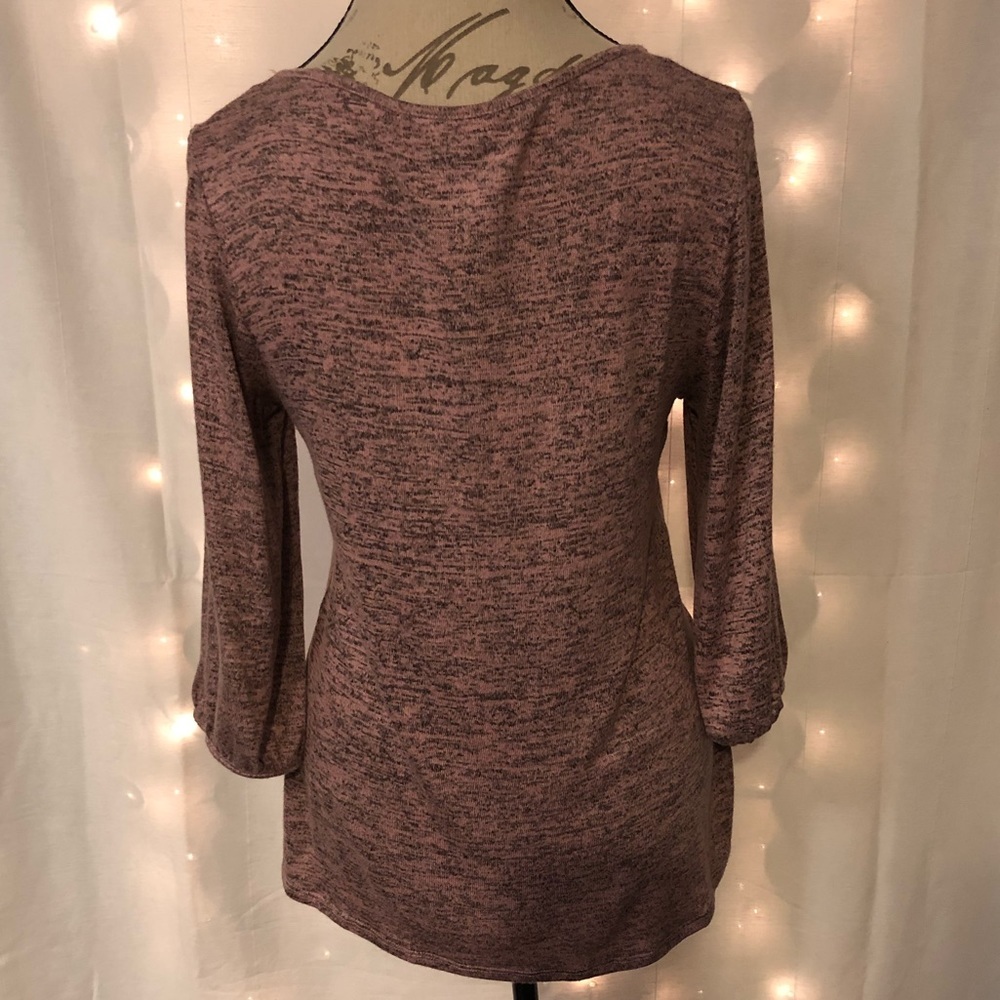 2[Naif] Knitted Pink & Black double cold shoulder - Picture 7 of 7